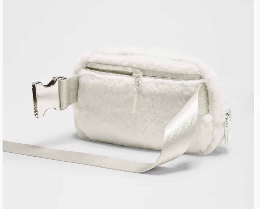 Lululemon Everywhere Belt Bag Plush Fleece