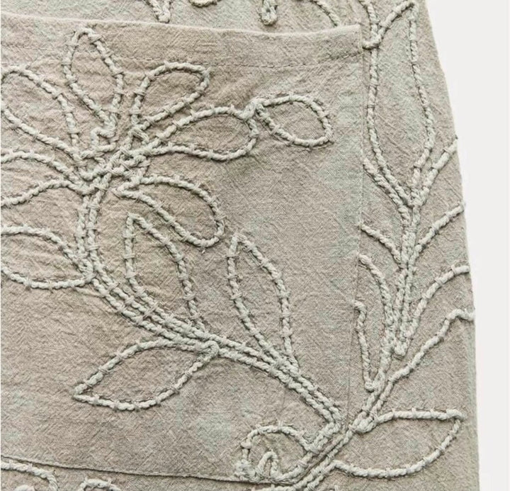 Zara Embroidered Floral Pants - Size Medium