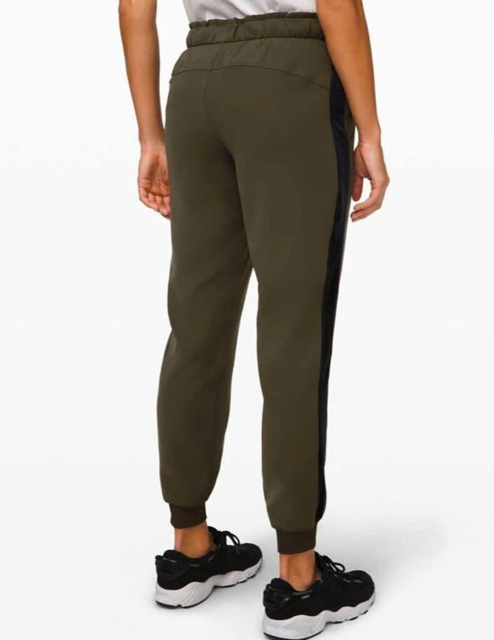 Lululemon On The Fly Jogger * Velvet Trim In Dark Olive/Black - Size 6 (Retails For $148)