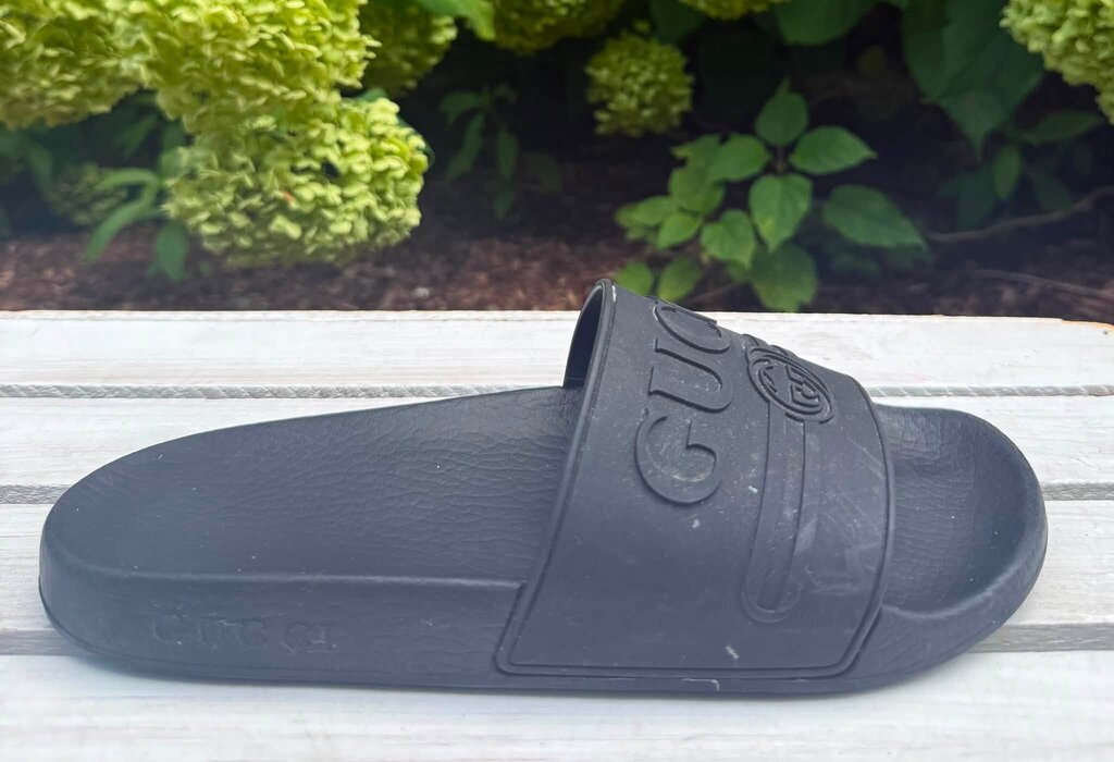 Gucci Logo Rubber Pool Slides - Size 38
