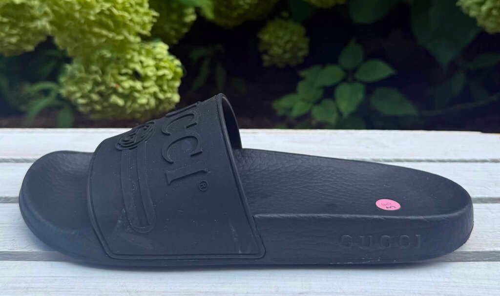 Gucci Logo Rubber Pool Slides - Size 38