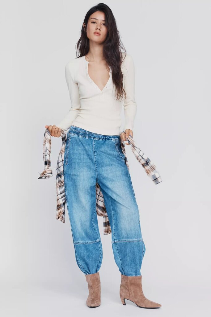 Pilcro Izzie Relaxed Pull-On Barrel Jeans - Size XS