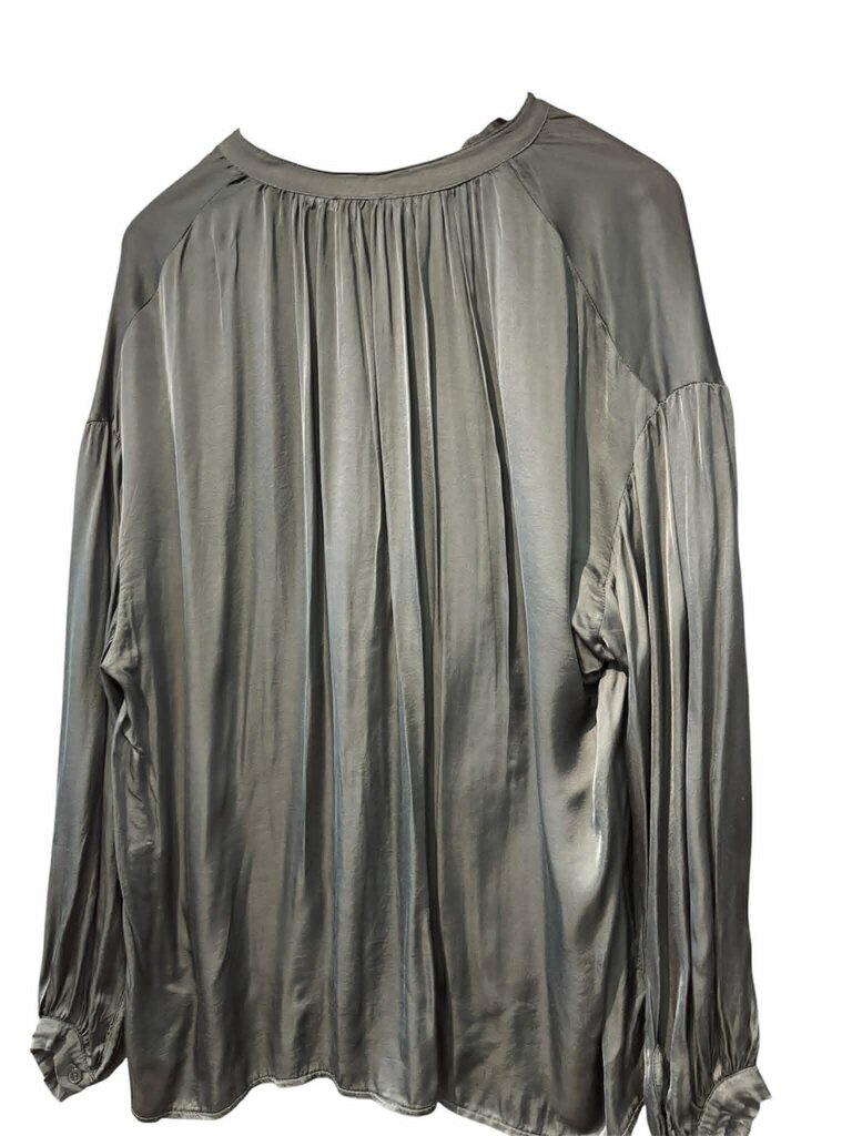 NWT Johanna Lightweight Ruffle Blouse- One Size