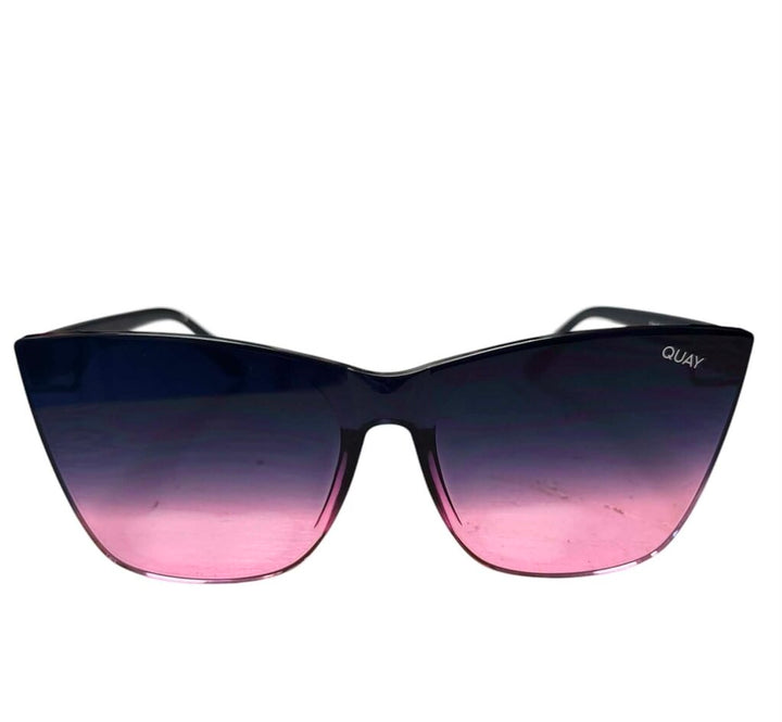 Quay Come Thru Sunglasses In Black (With Case)