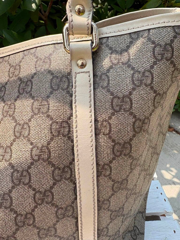 Gucci GG Supreme Joy Medium