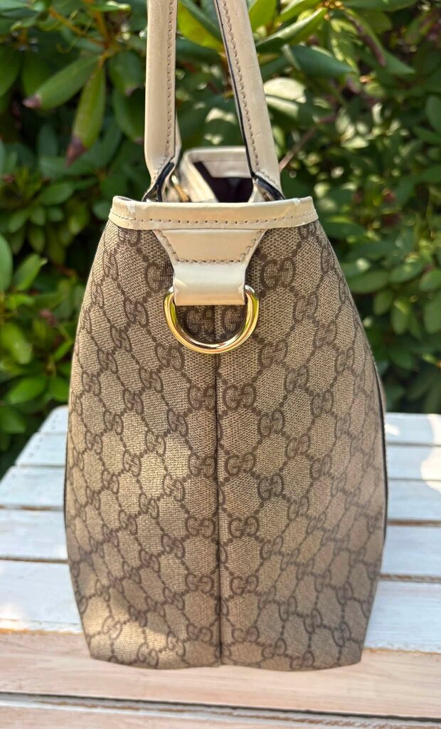 Gucci GG Supreme Joy Medium