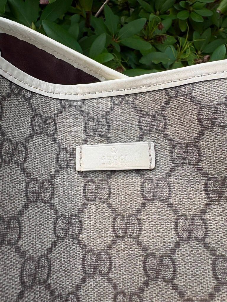 Gucci GG Supreme Joy Medium