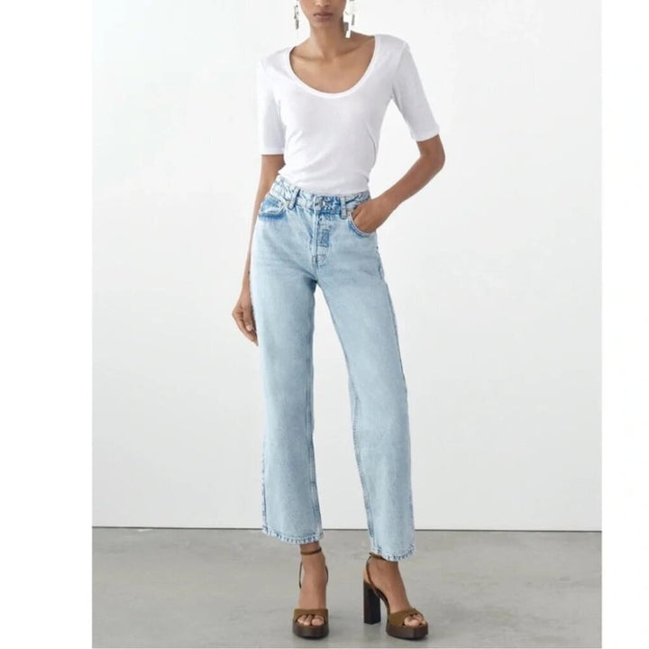 Zara NWT Mid-Rise Straight Leg Jeans - Size 8