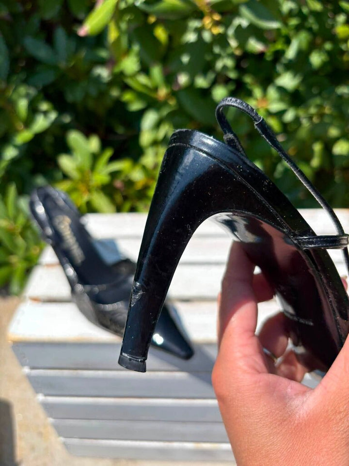 Chanel Camellia Floral Slingback Patent Leather Pumps - Size 41