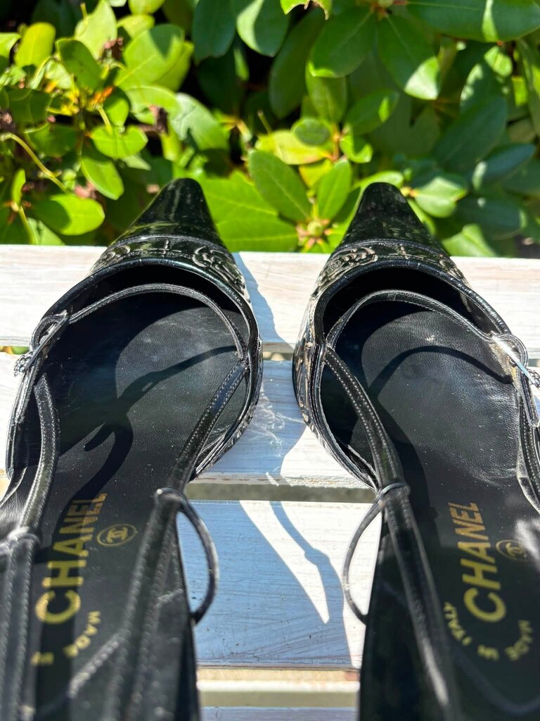 Chanel Camellia Floral Slingback Patent Leather Pumps - Size 41