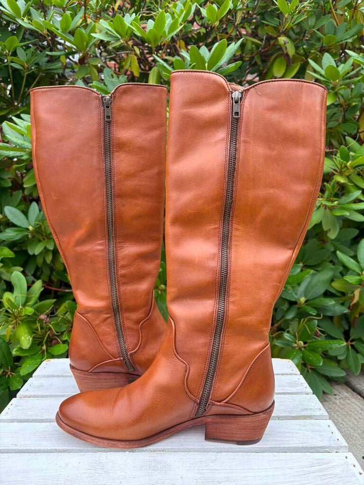 Frye Carson Indiana Leather Boots - Size 9