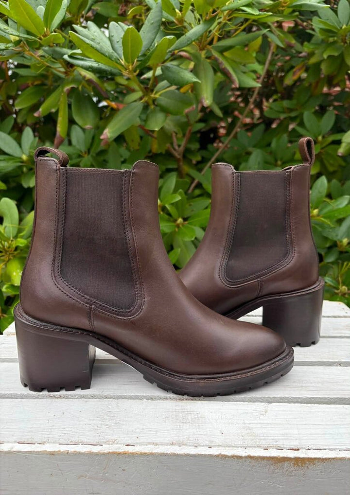 Thursday Everyday Knockout Boots in Chocolate - Size 7