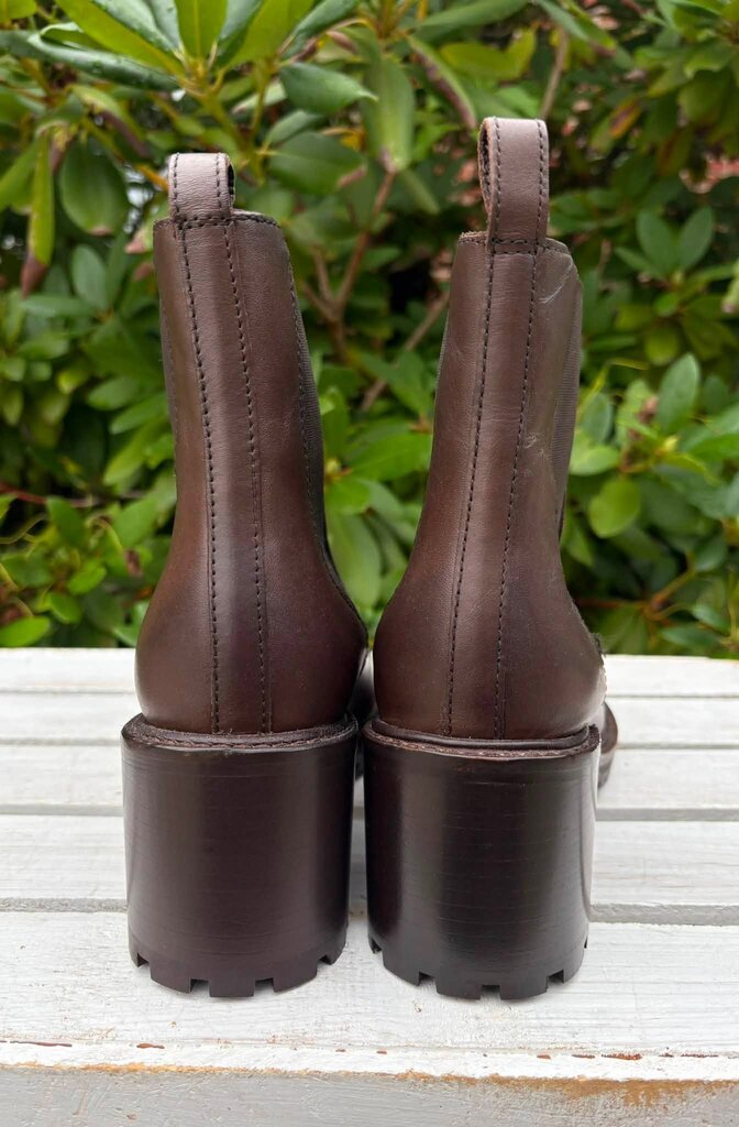 Thursday Everyday Knockout Boots in Chocolate - Size 7