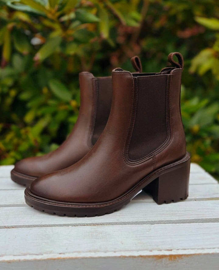 Thursday Everyday Knockout Boots in Chocolate - Size 7