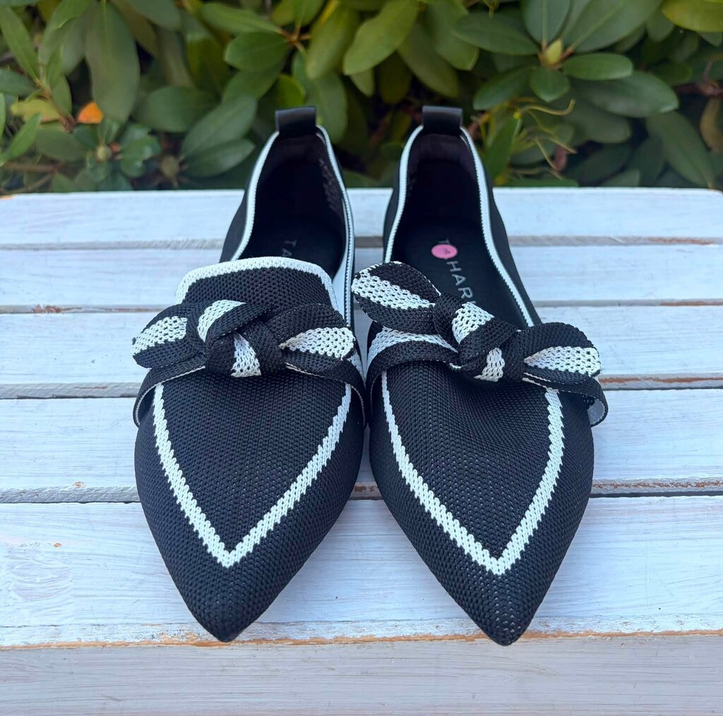 Tahari Florentia Pointed Toe Knit Loafer - Size 8 (Retails For $60)