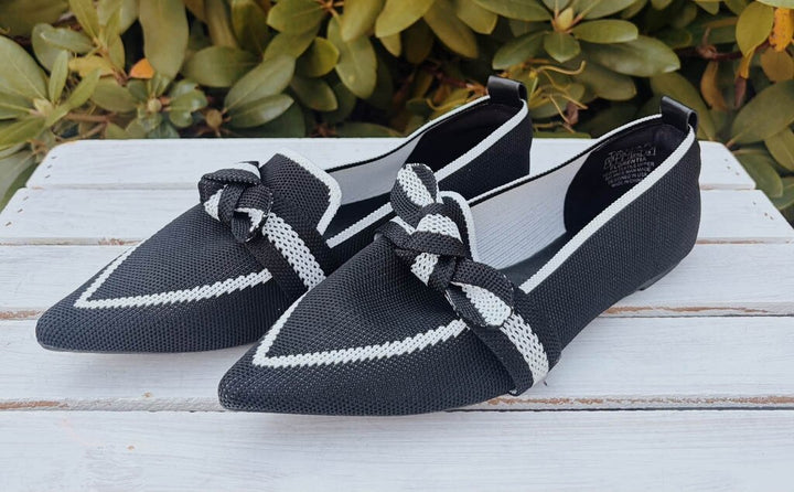 Tahari Florentia Pointed Toe Knit Loafer - Size 8 (Retails For $60)