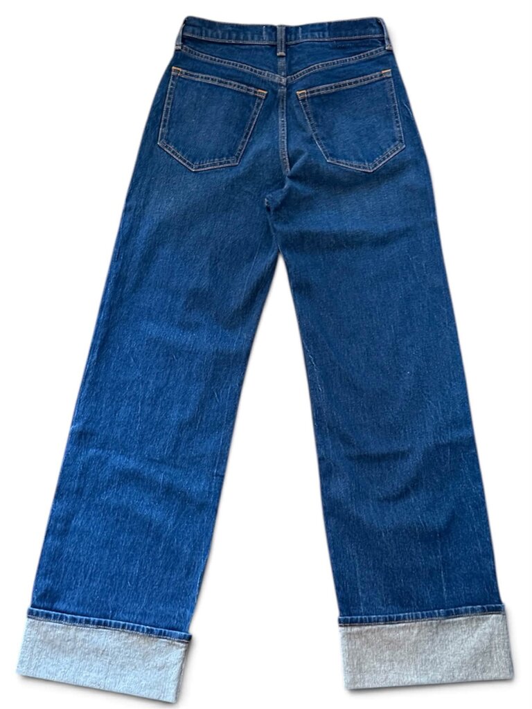 Abercrombie & Fitch NWT High Rise 90s Relaxed Jean In Dark Cuff - Size 26 (Retails for $100)