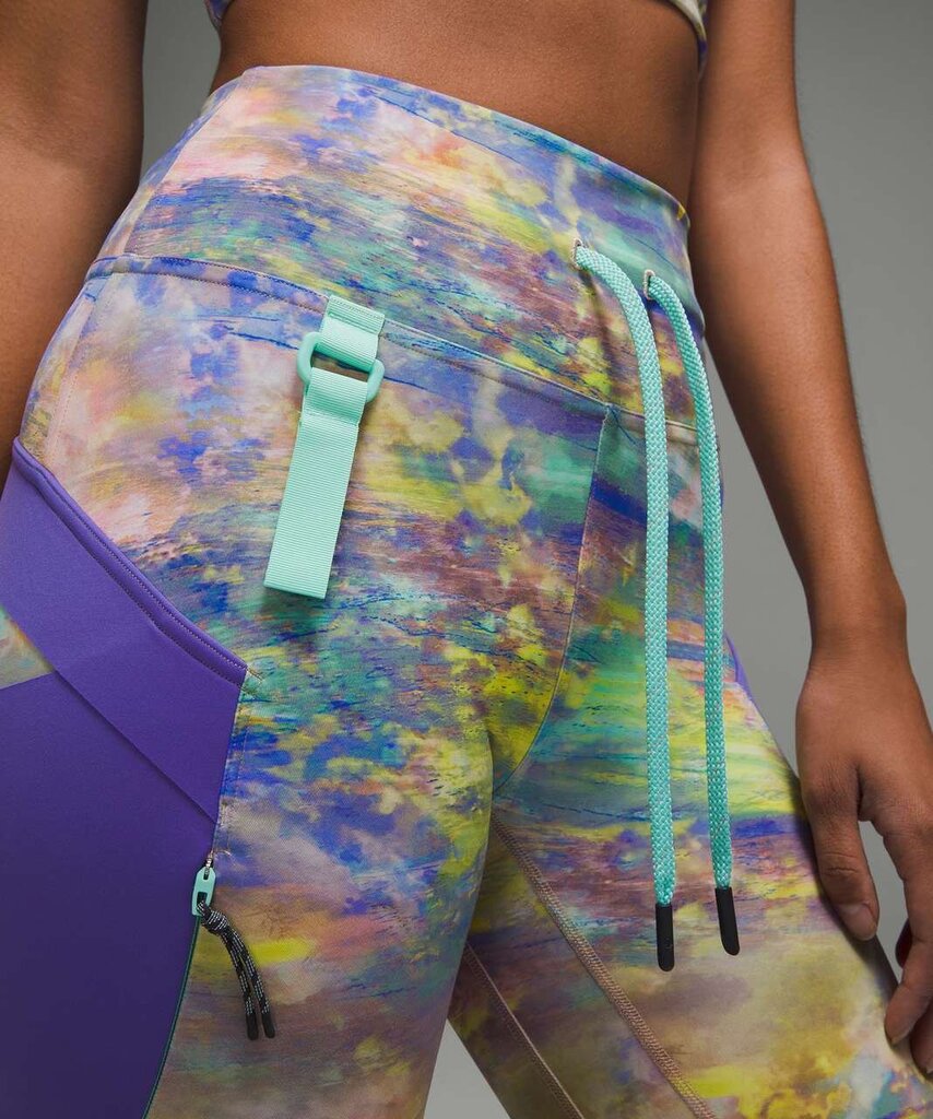 Lululemon Cargo Super-High-Rise Hiking Leggings in Altered Nature Multi - Size 6