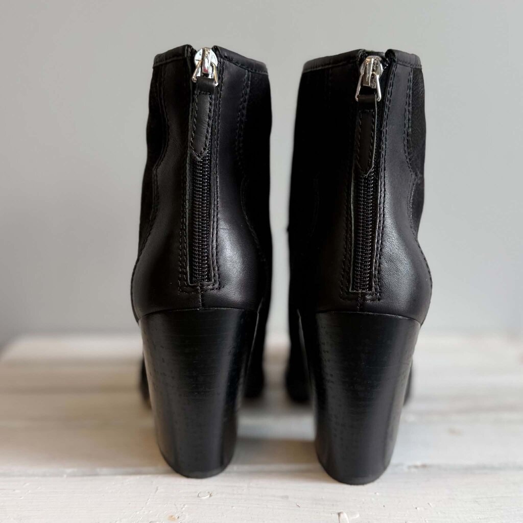 Dolce Vita Noraya Boots - Size 8.5