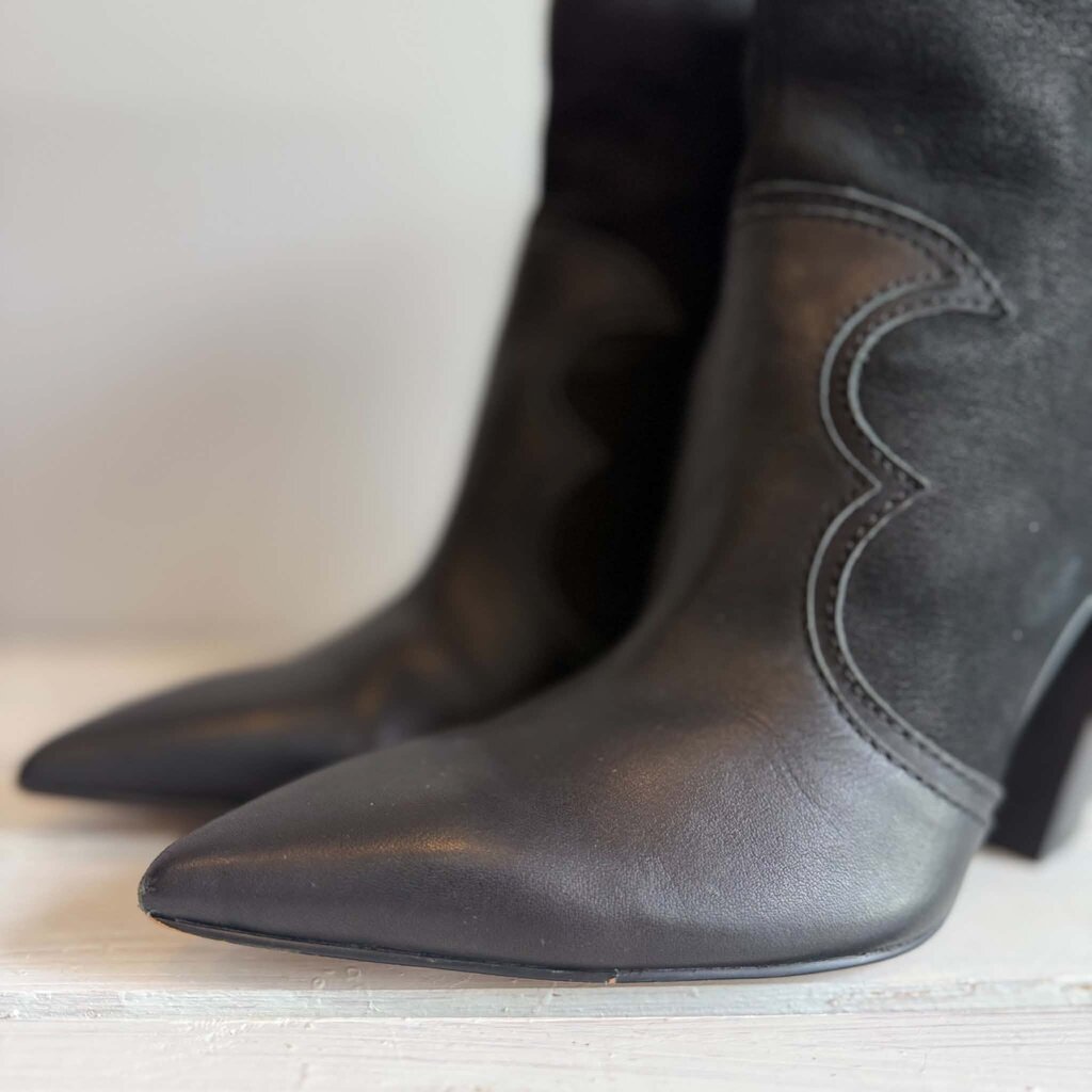 Dolce Vita Noraya Boots - Size 8.5