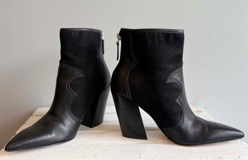 Dolce Vita Noraya Boots - Size 8.5