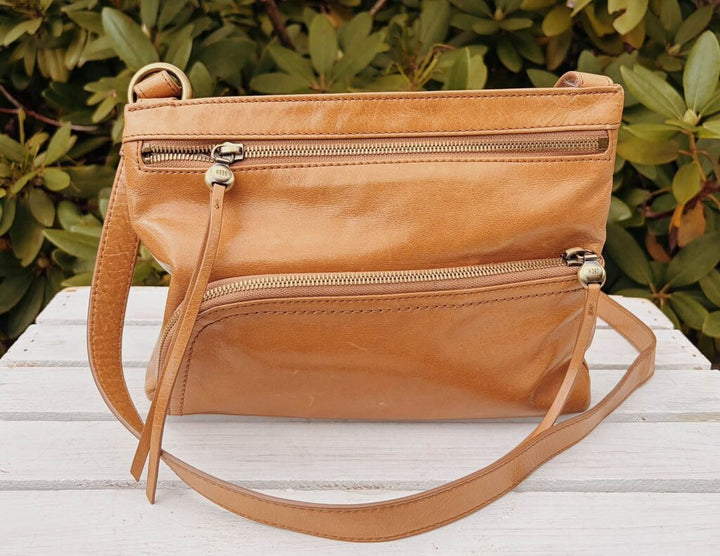 Hobo Cassie Leather Convertible Crossbody Shoulder Bag