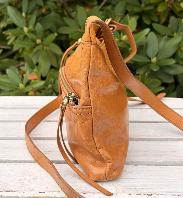 Hobo Cassie Leather Convertible Crossbody Shoulder Bag