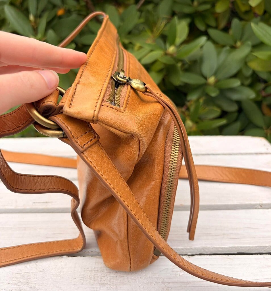 Hobo Cassie Leather Convertible Crossbody Shoulder Bag