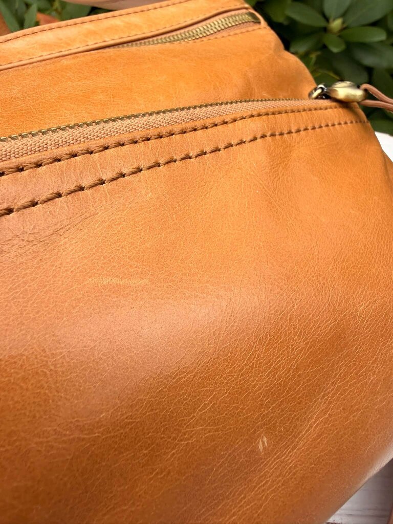 Hobo Cassie Leather Convertible Crossbody Shoulder Bag