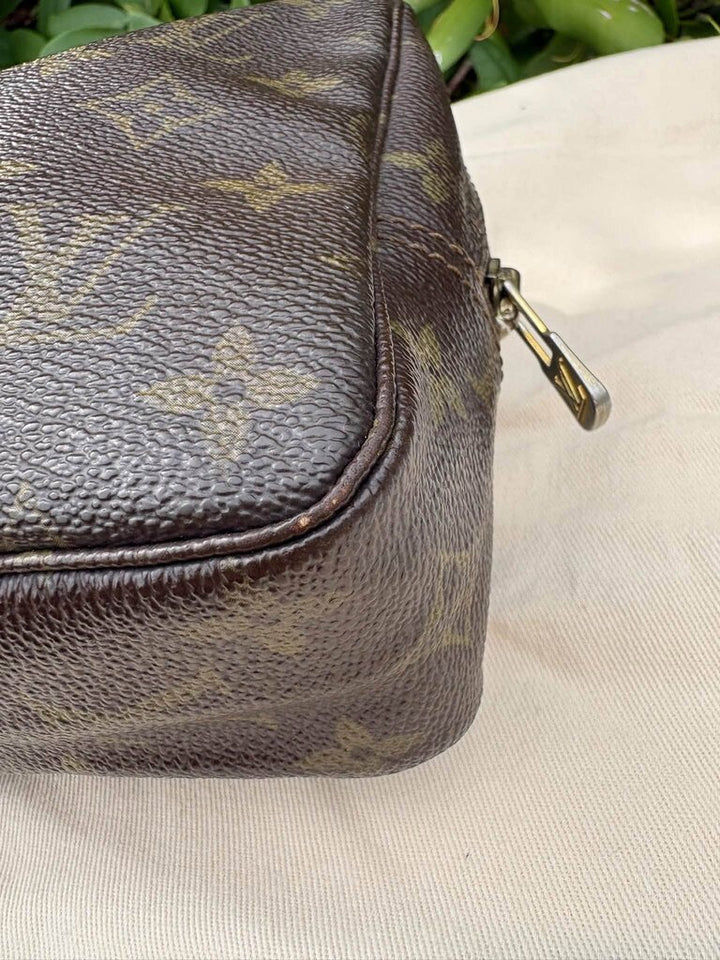 Louis Vuitton Monogram Trouse Toilette 23