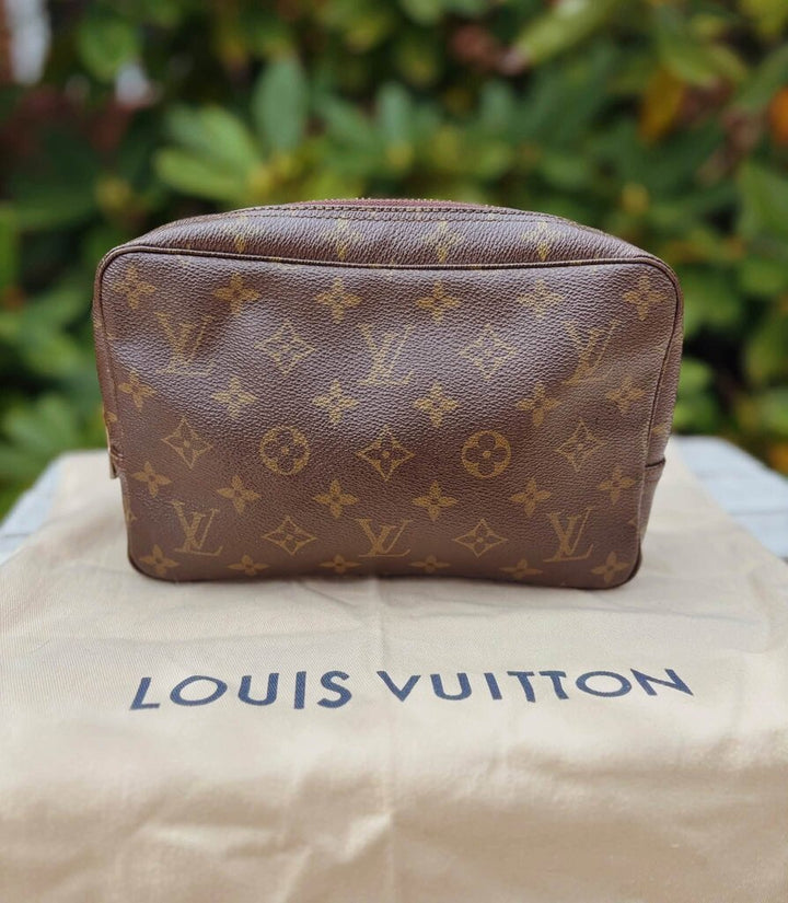 Louis Vuitton Monogram Trouse Toilette 23
