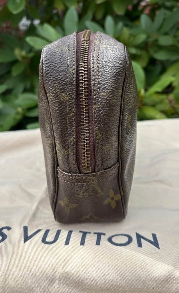 Louis Vuitton Monogram Trouse Toilette 23