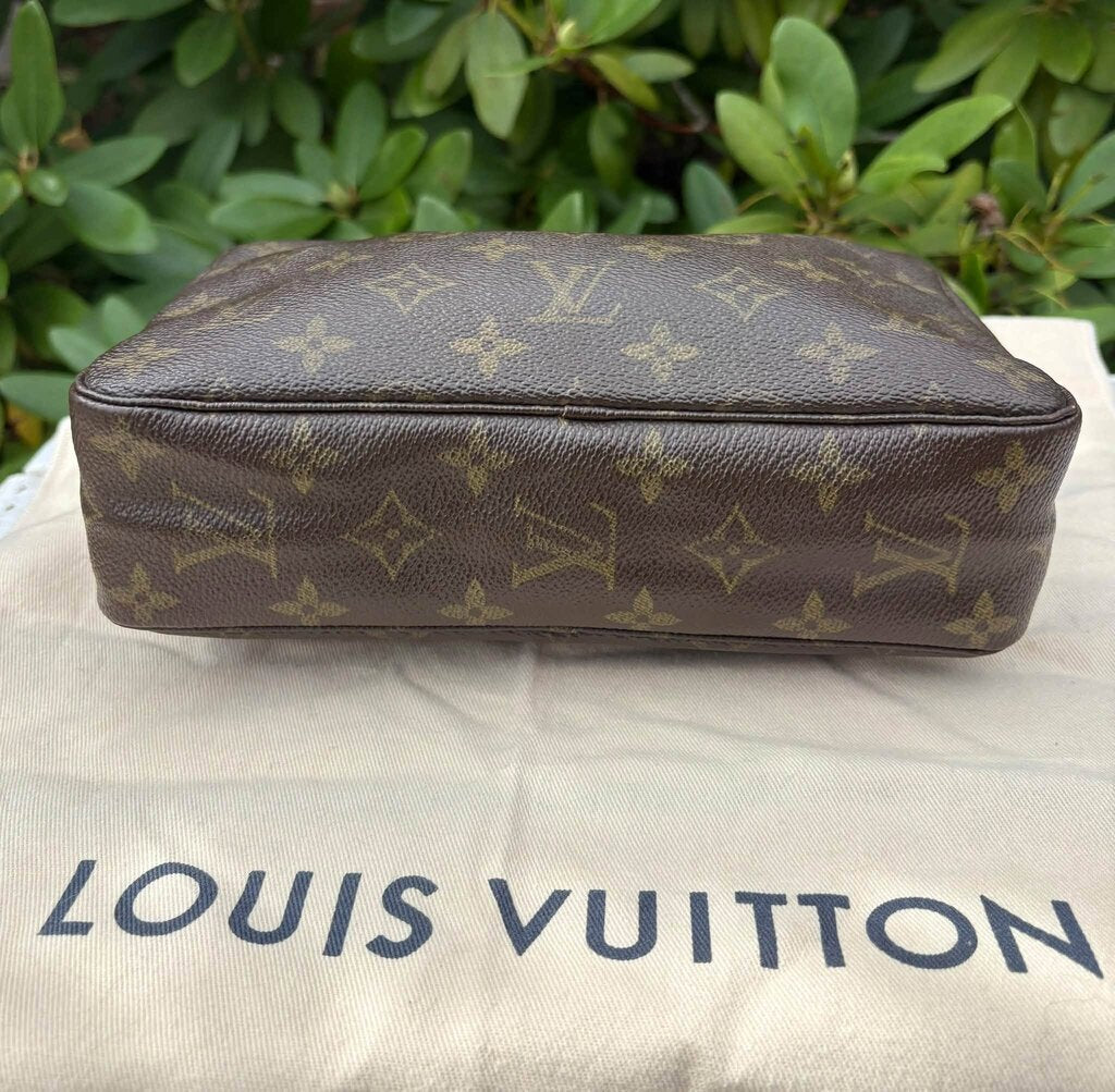 Louis Vuitton Monogram Trouse Toilette 23