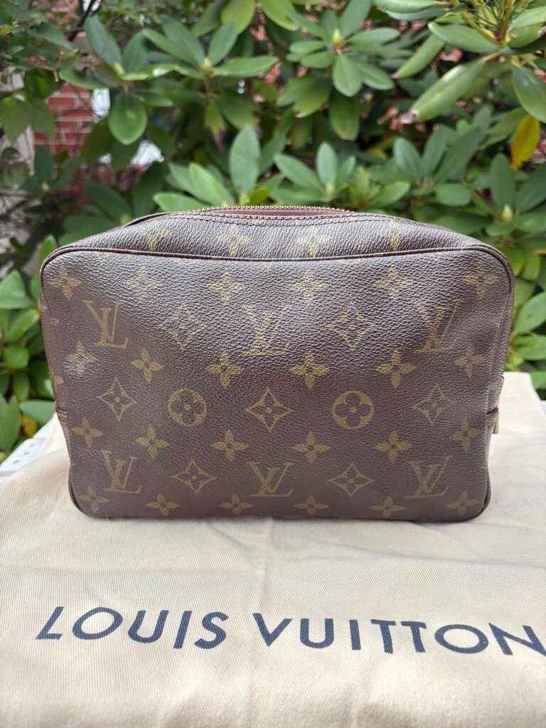 Louis Vuitton Monogram Trouse Toilette 23