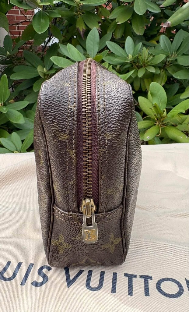 Louis Vuitton Monogram Trouse Toilette 23