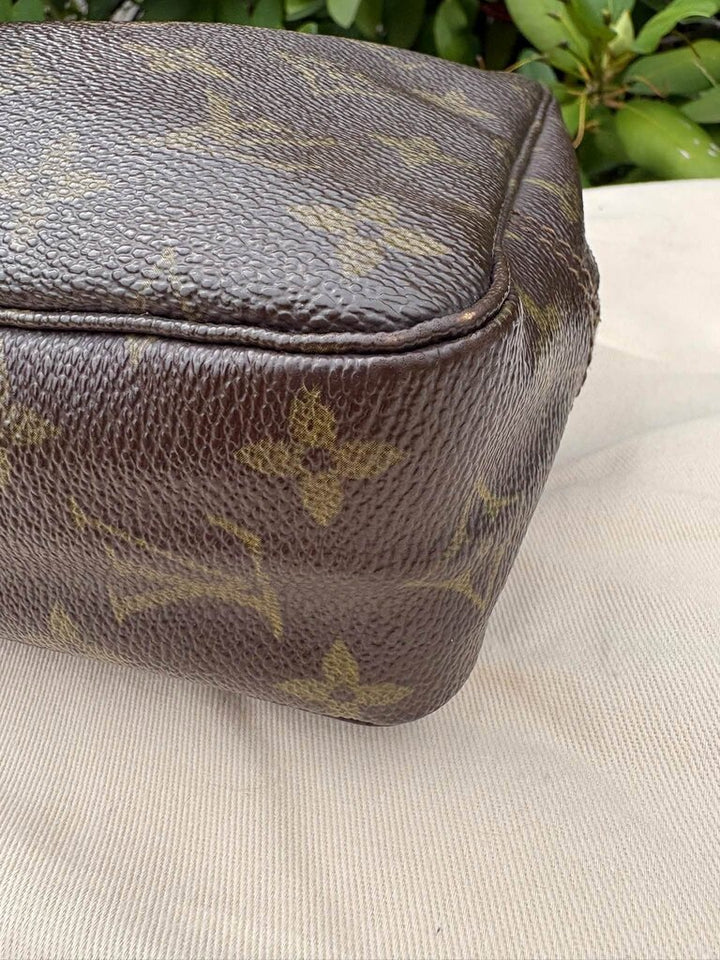 Louis Vuitton Monogram Trouse Toilette 23