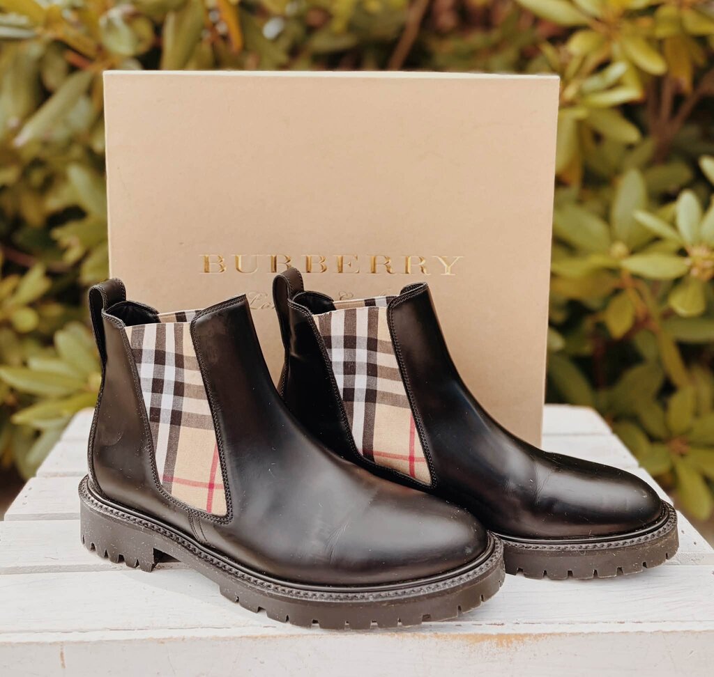 Burberry Allostock Check Leather Chelsea Boots - Size 37 (Retails for $1,050)
