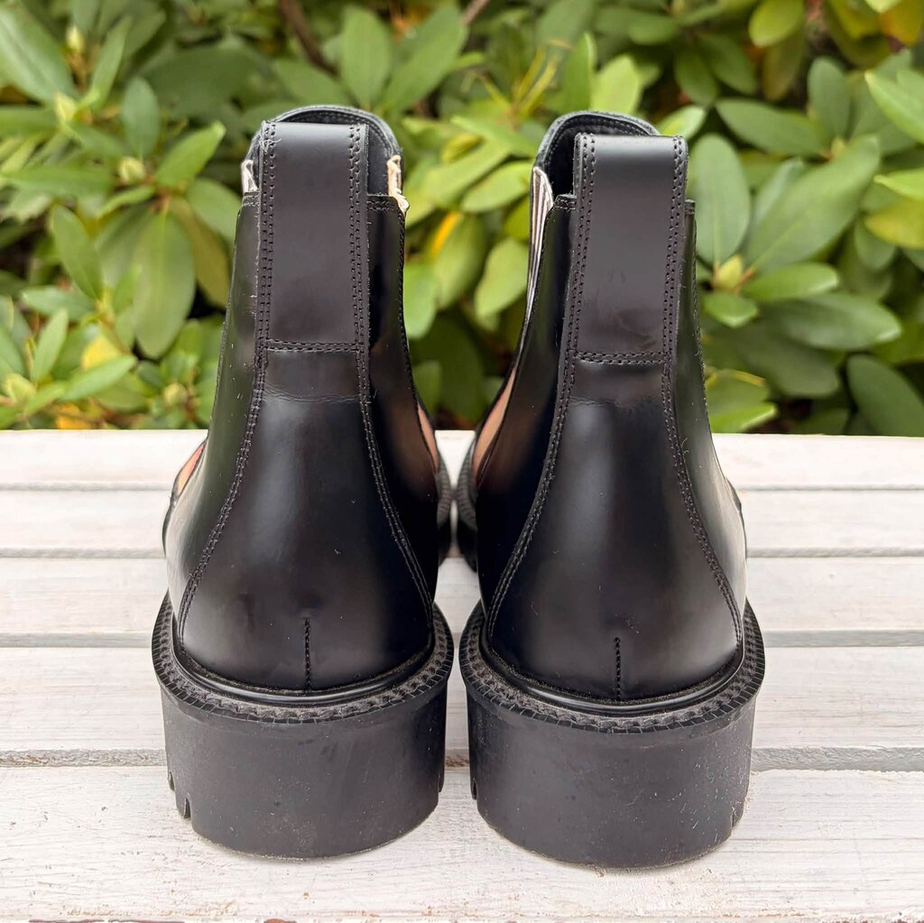 Burberry Allostock Check Leather Chelsea Boots - Size 37 (Retails for $1,050)