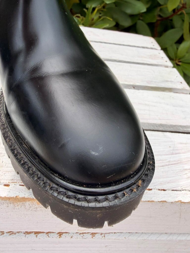 Burberry Allostock Check Leather Chelsea Boots - Size 37 (Retails for $1,050)