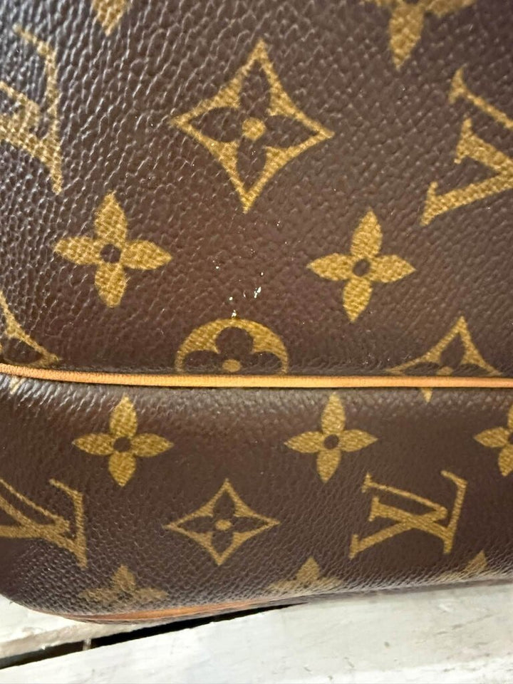 Louis Vuitton Monogram Reporter