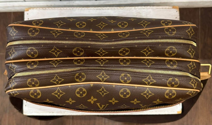Louis Vuitton Monogram Reporter