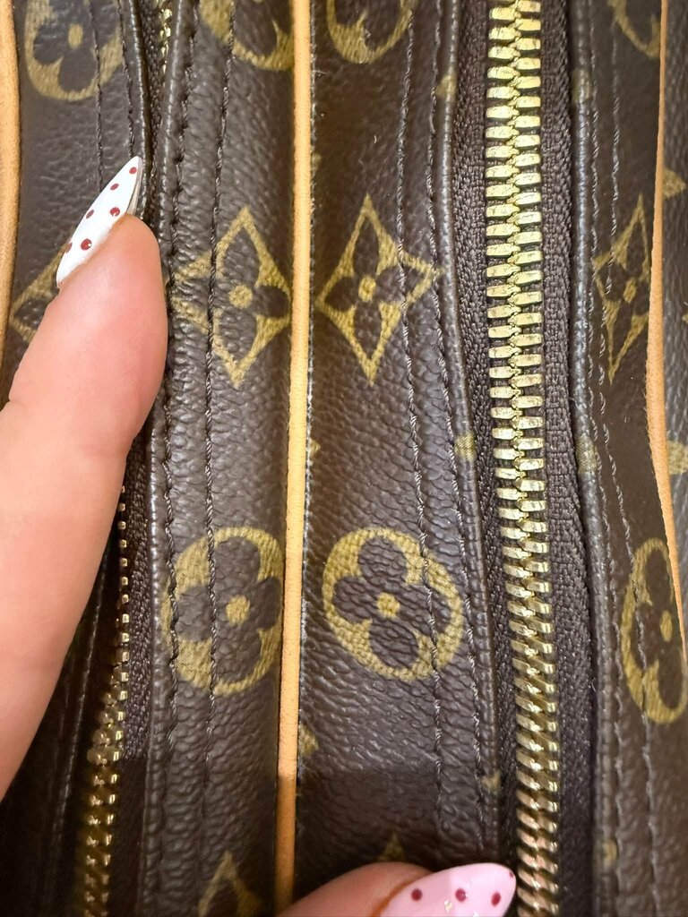 Louis Vuitton Monogram Reporter