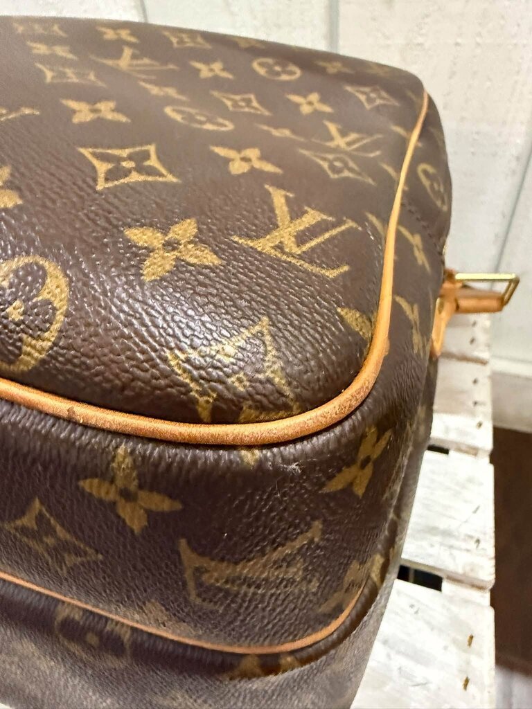 Louis Vuitton Monogram Reporter