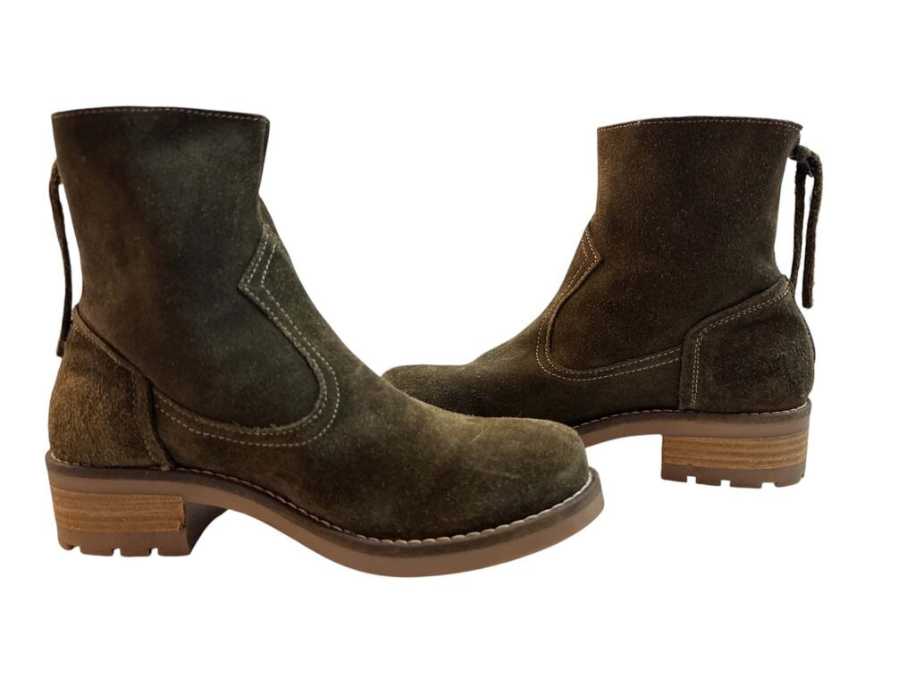 Antonis De Faria Suede Boots - Size 7.5