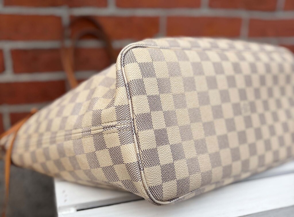 Louis Vuitton Damier Azur Neverfull MM Tote (with pouch)
