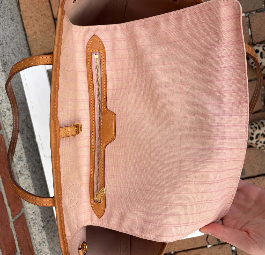 Louis Vuitton Damier Azur Neverfull MM Tote (with pouch)