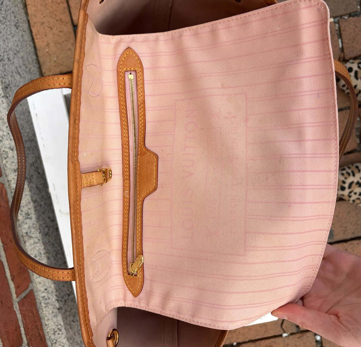 Louis Vuitton Damier Azur Neverfull MM Tote (with pouch)