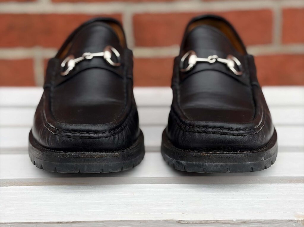 Gucci Horsebit Accent Leather Loafers - Size 7