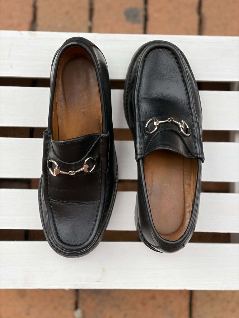Gucci Horsebit Accent Leather Loafers - Size 7