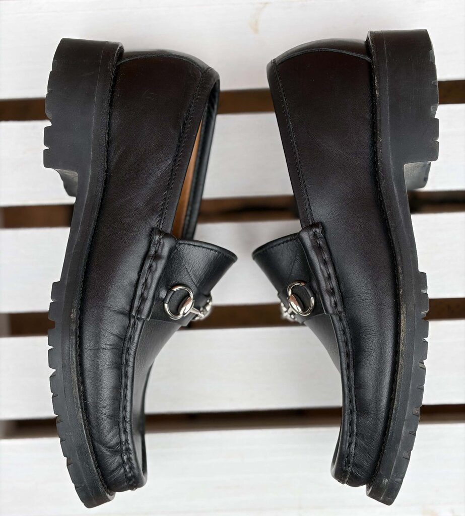 Gucci Horsebit Accent Leather Loafers - Size 7